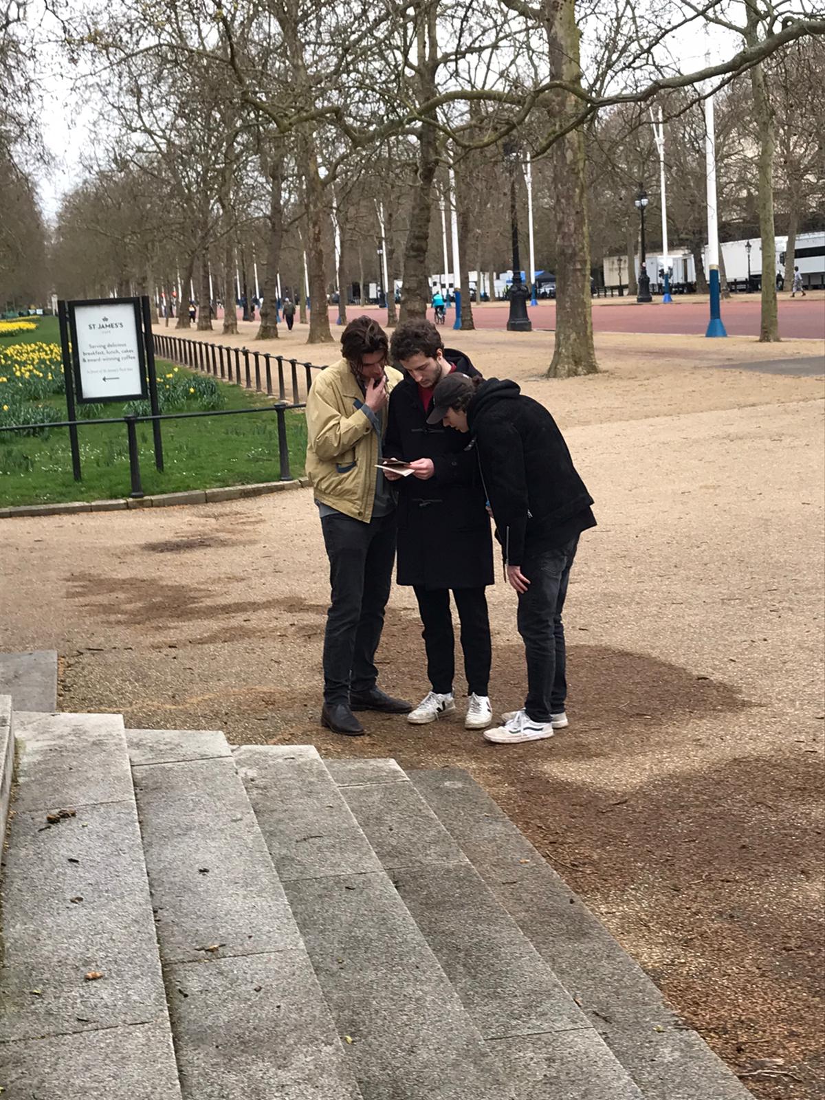 London - The Murder by Buckingham Palace